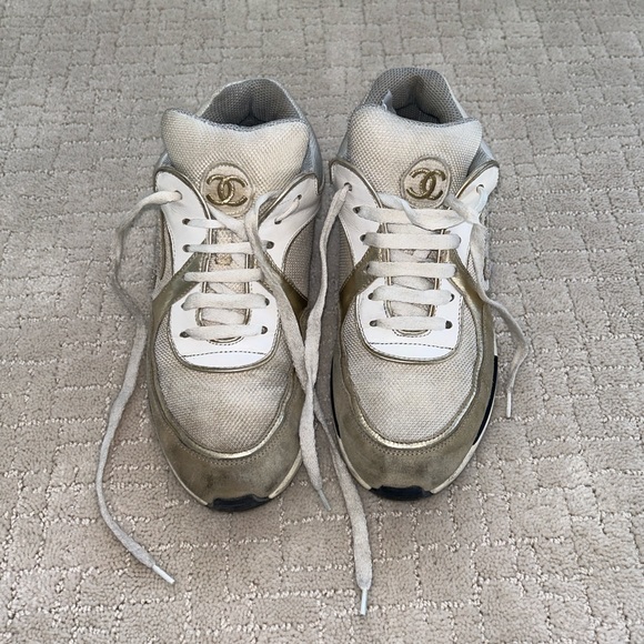 Authentic Chanel sneakers - Picture 5 of 14